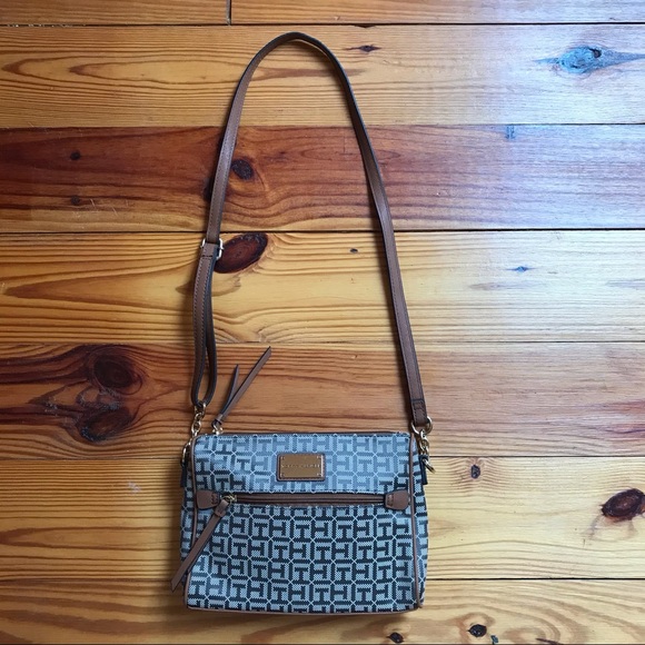Tommy Hilfiger Tan Brown Crossbody Bag, EUC, 10.5” x 7” - Picture 5 of 13